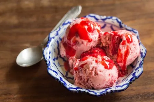 Semi Automatic Ice Cream Churner-5